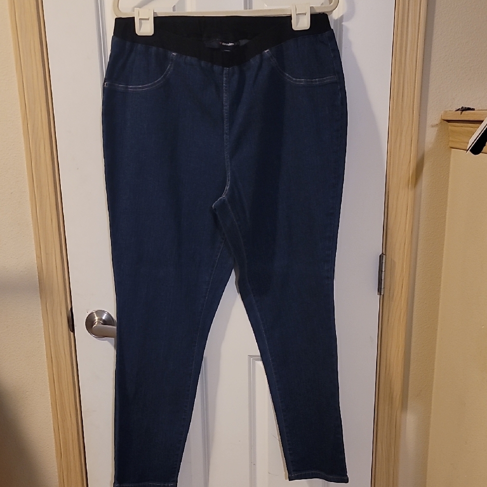 Denim 24/7 Indigo Jeggings with Ultimate Stretch and Sleek Design